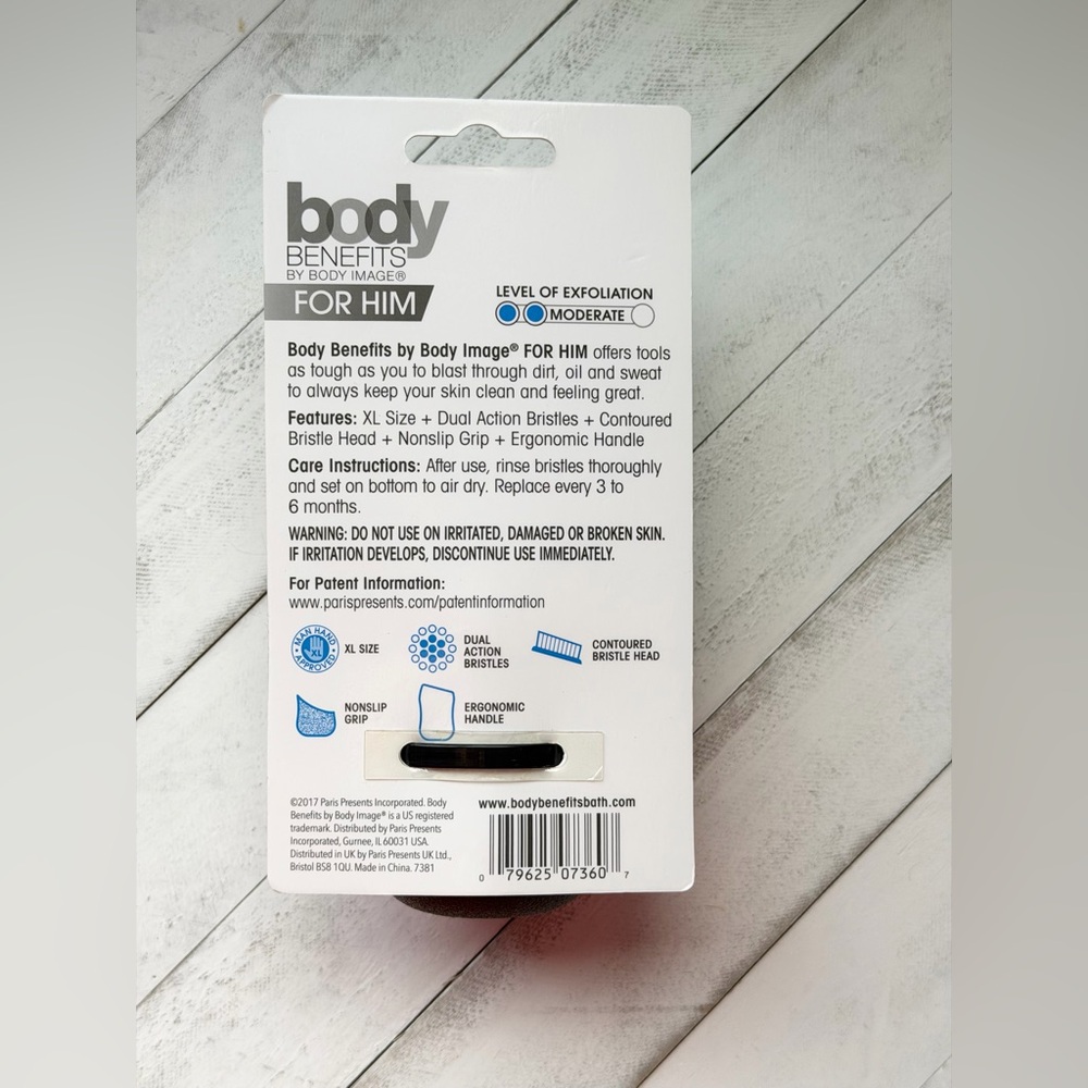 Body Benefits For Him  Face Brush 2" x 2" XL Moderate Exfoliation by Body Image - Picture 2 of 4